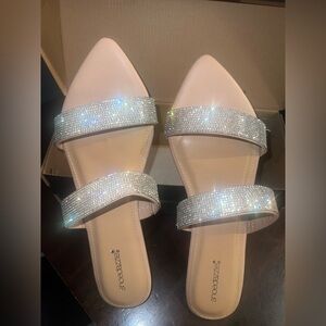 NWT Shoe Dazzle Women's Sparkling Sandals - Silver and Cream